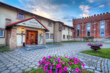 Фотографии Отель Hotel na Podzamczu г. Тарновске-Гуры (Польша) №1 Фото Отель Hotel na Podzamczu г. Тарновске-Гуры 1