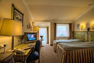 Фото номера Двухместный номер с 1 кроватью или 2 отдельными кроватями Отель Hotel na Podzamczu г. Тарновске-Гуры 5