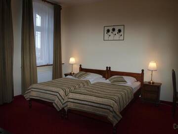 Фото номера Двухместный номер с 2 отдельными кроватями Отель Hotel Aslan г. Тарновске-Гуры 7