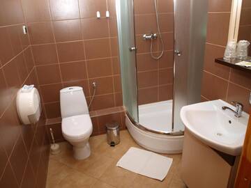 Фото номера Трехместный номер Отель Hotel Aslan г. Тарновске-Гуры 5