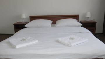 Фото номера Стандартный номер с кроватью размера &quot;king-size&quot; Отель Hotel Olimpijski г. Тарновске-Гуры 30