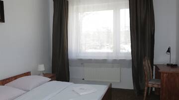 Фото номера Стандартный номер с кроватью размера &quot;king-size&quot; Отель Hotel Olimpijski г. Тарновске-Гуры 8