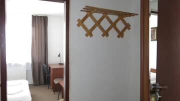 Фото номера Стандартный номер с кроватью размера &quot;king-size&quot; Отель Hotel Olimpijski г. Тарновске-Гуры 11