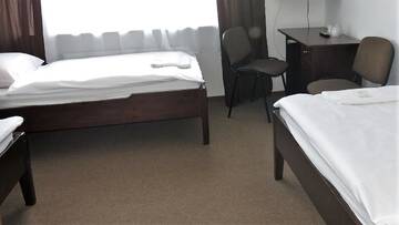Фото номера Трехместный номер Отель Hotel Olimpijski г. Тарновске-Гуры 3