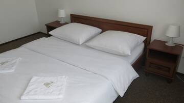 Фото номера Стандартный номер с кроватью размера &quot;king-size&quot; Отель Hotel Olimpijski г. Тарновске-Гуры 16