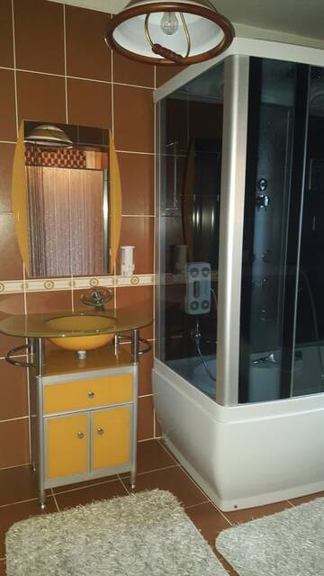 Фото номера Двухместный номер с 1 кроватью и собственной ванной комнатой Отель Motel DRABEK г. Тарновске-Гуры 4