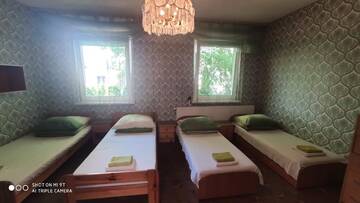 Фото номера Четырехместный номер с ванной комнатой Отель Motel DRABEK г. Тарновске-Гуры 4