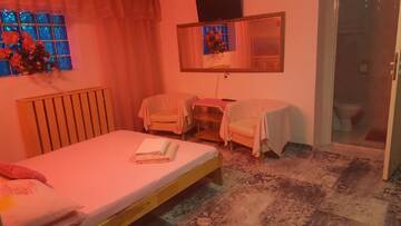 Фото номера Двухместный номер с 1 кроватью и гидромассажной ванной Отель Motel DRABEK г. Тарновске-Гуры 4