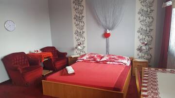 Фото номера Двухместный номер с 1 кроватью и балконом Отель Motel DRABEK г. Тарновске-Гуры 2